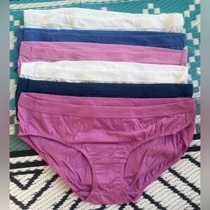 Women’s Hanes Cotton Blend Briefs Size Medium/6.
